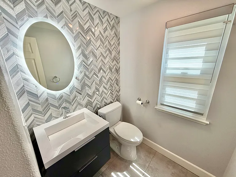 4238 Diavila Ave — Photo 25