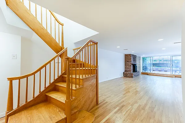 Rented by CORE | media 13