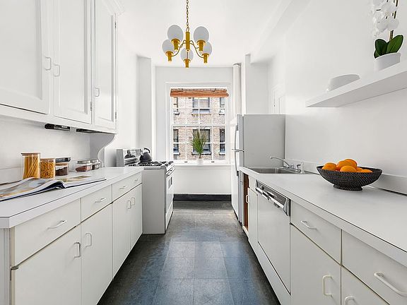 5th image of 1165 Park Ave #6D