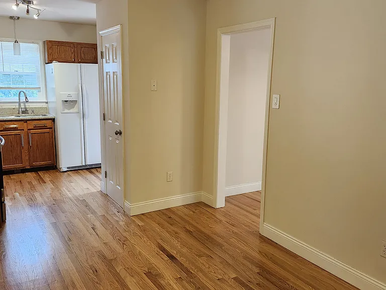 10937 Point Grey Rd — Photo 8
