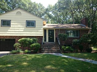 14 Dorcar Rd, Newton, MA 02467