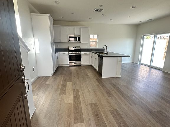 4th image of 120 N Larson Ave