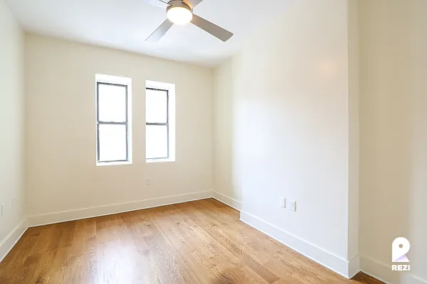 Rented by REZI | media 36