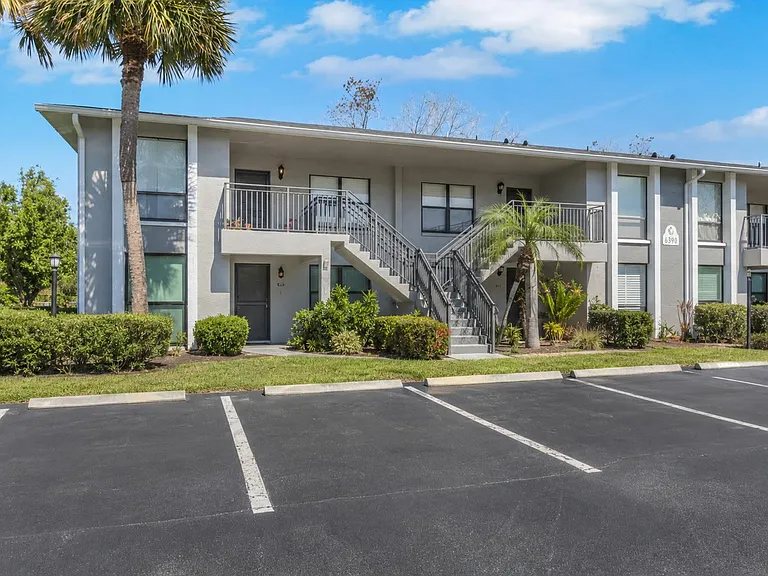 1211 Commonwealth Cir #C-201 — Photo 1