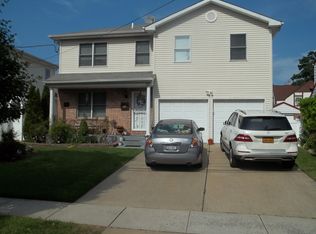 300 Emory Rd, Mineola, NY 11501