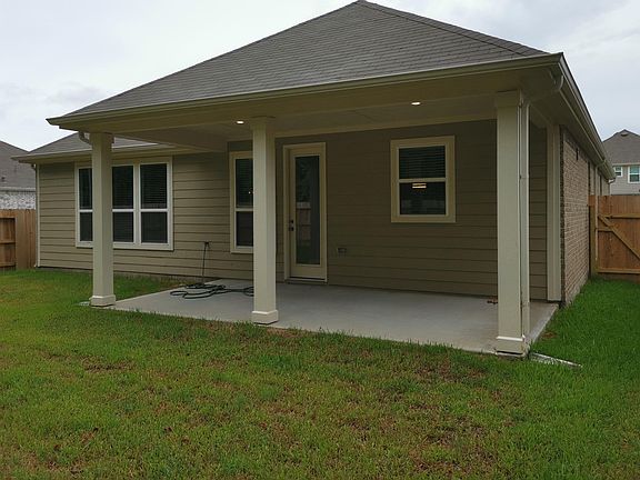 5th image of 22635 Strathmore Dr