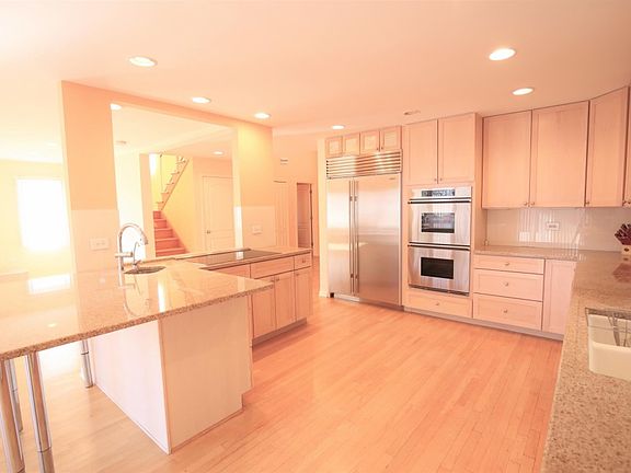 5th image of 4425 N Newland Ave