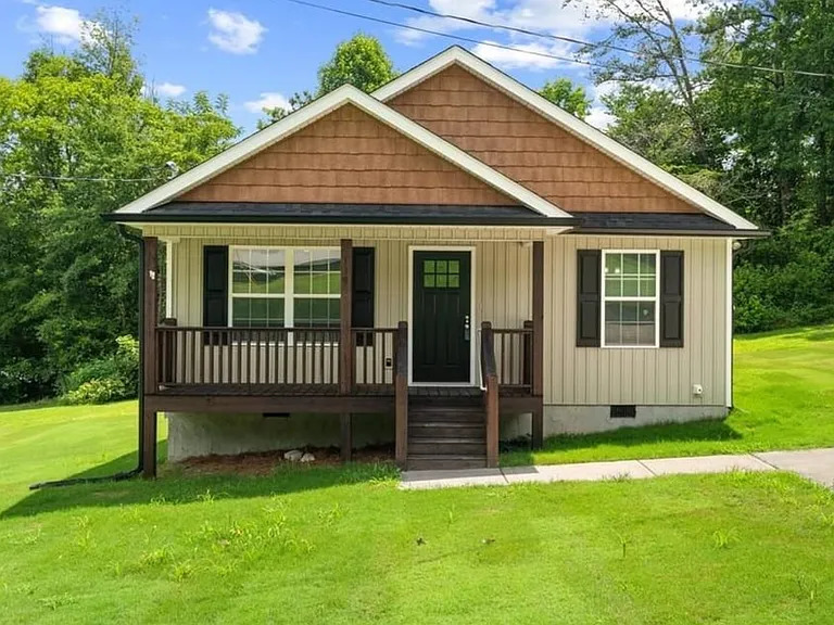 113 Bearden Rd — Photo 1