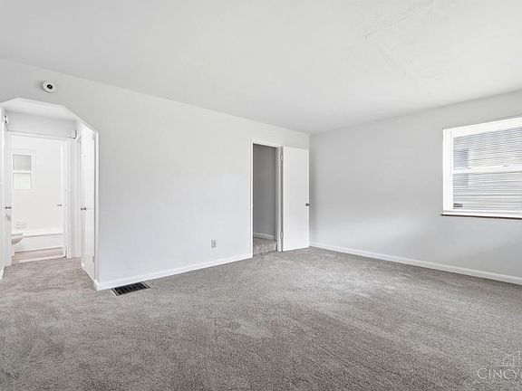 4th image of 2945 Royal Glen Dr