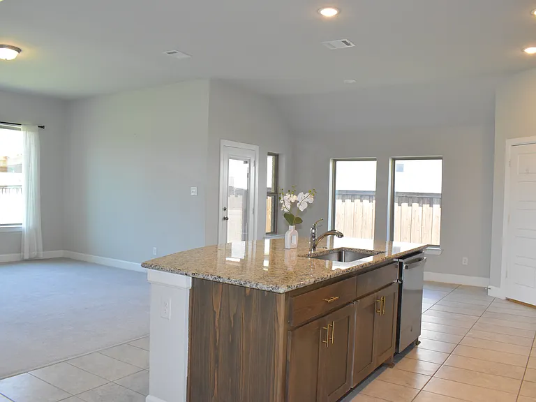 2900 Bluff Creek Dr — Photo 10