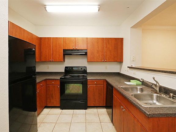 4th image of 300 E South St Unit 3014