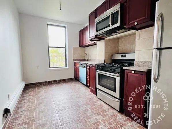 911 Lafayette Avenue image 4 of 16