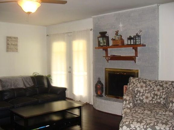 3rd image of 513 Garden Acres Dr
