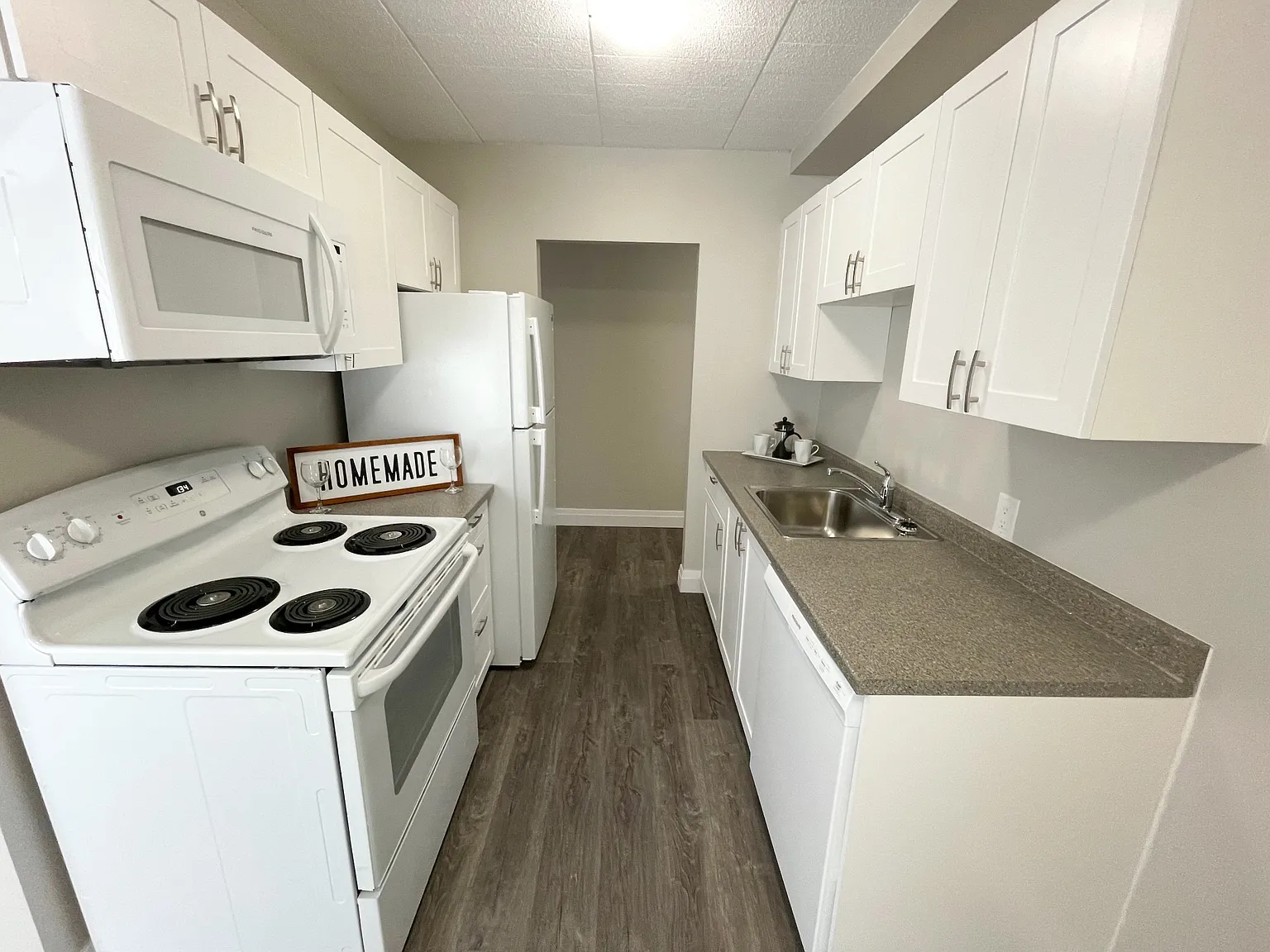 Juliette Apartments - Choose your rent level - Call for Details - All utilities — Photo 4