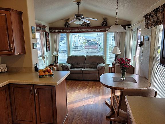 4th image of 7201 E 32nd St #434