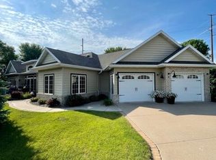 919 Charles Ct, Onalaska, WI 54650