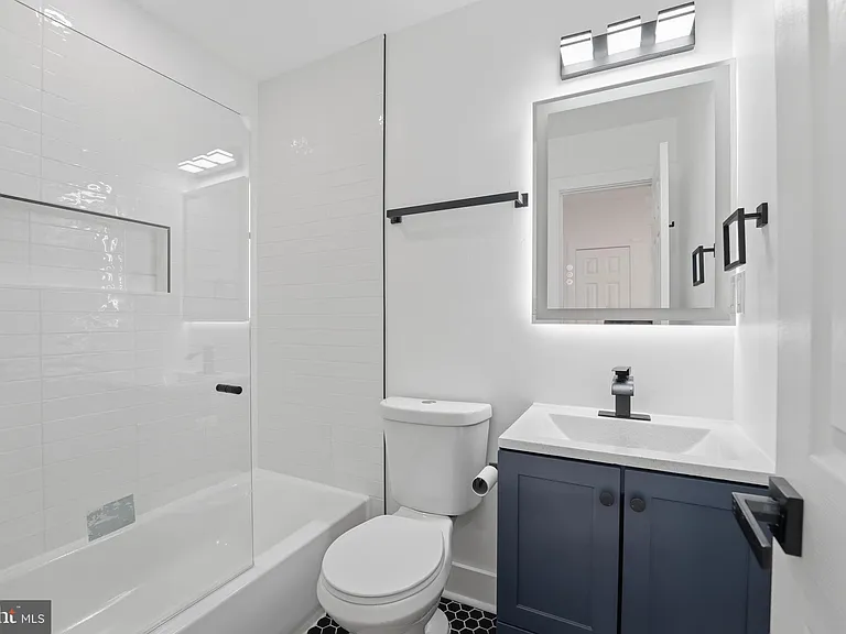 129 Hamilton St NW — Photo 30