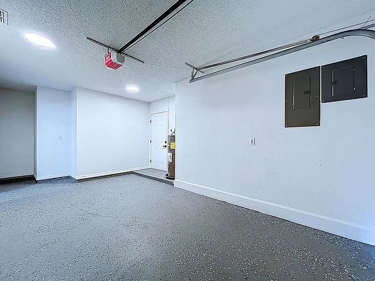 2881 Hammock Dr — Photo 58
