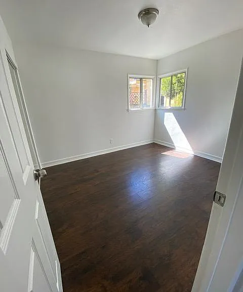 Bedroom 2. Brand new floor, the closet has mirrored doors.