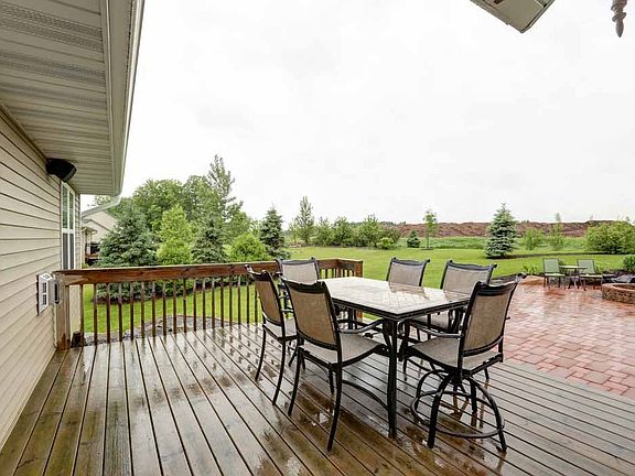 4th image of 413 Aspen Grove Ln