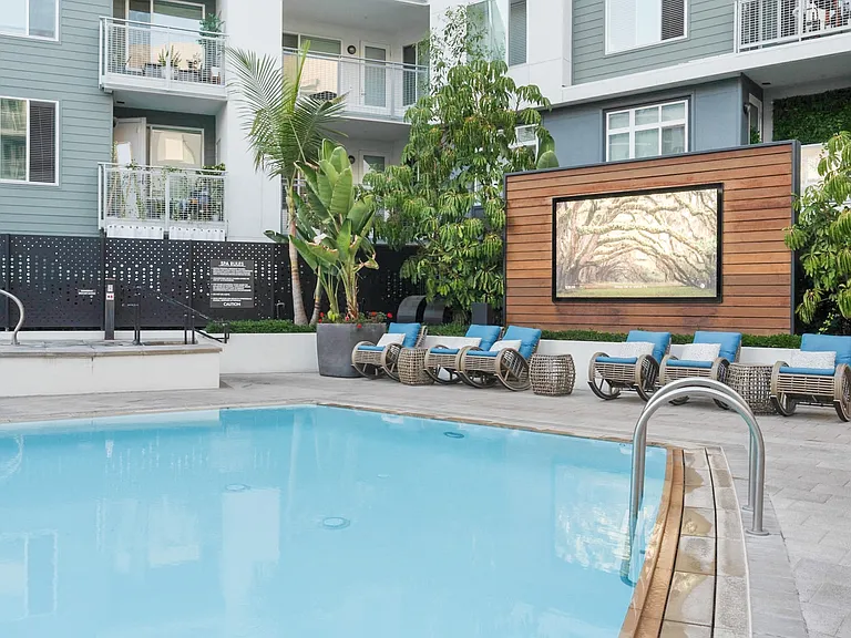 Vive Luxe, San Diego, CA, Pool