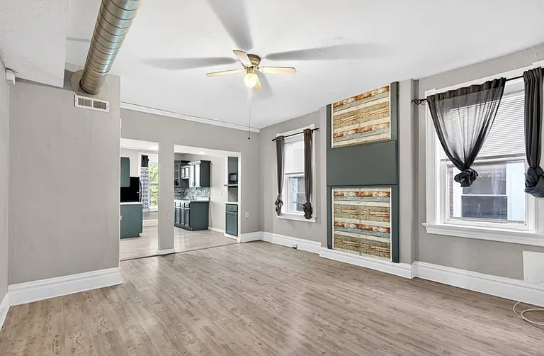 3005 S Compton Ave — Photo 18