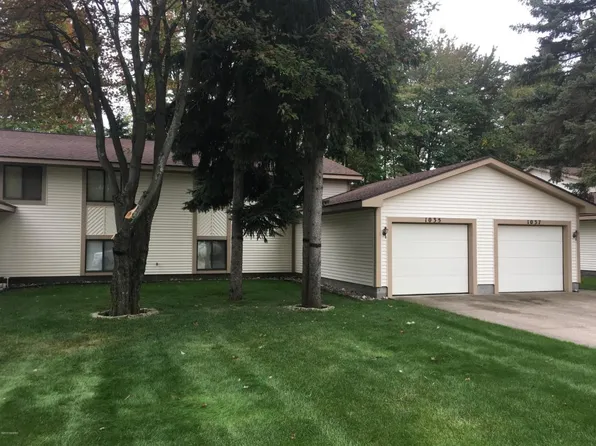 1037 Leroux Rd, Muskegon, MI 49441