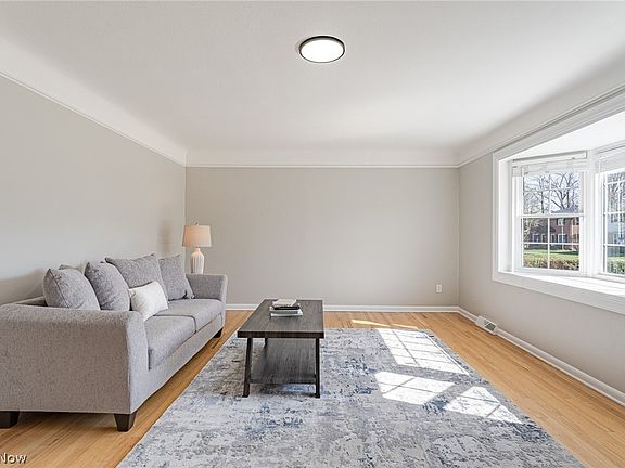 4th image of 1210 Bonnie Ln