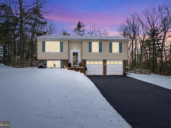 2nd image of 276 Oakbrook Dr