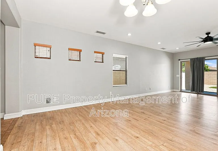 536 E Yellow Wood Ave — Photo 3