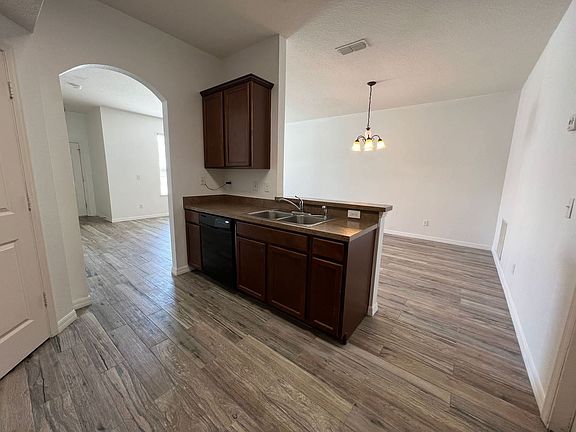 4th image of 1650 J Lawson Blvd