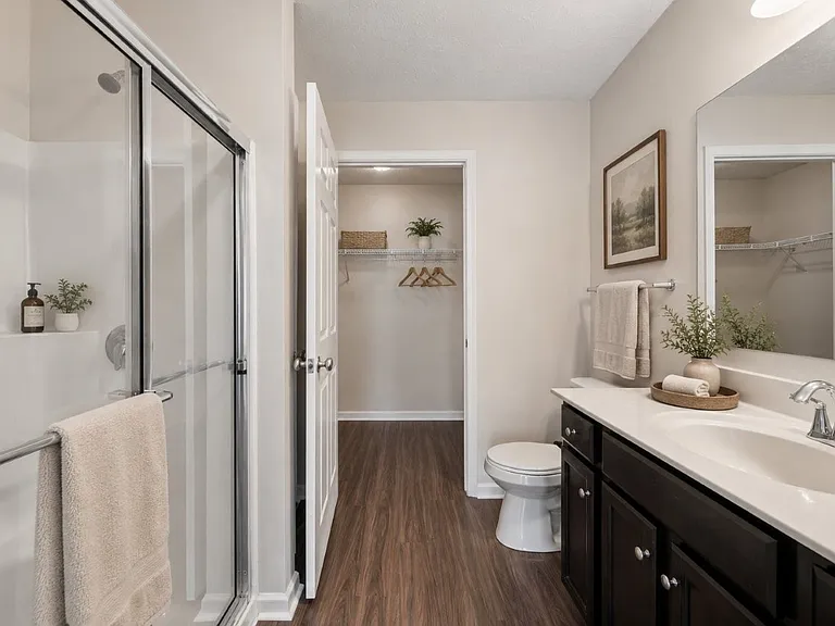 Auburn Creek Apartment Homes — Photo 9