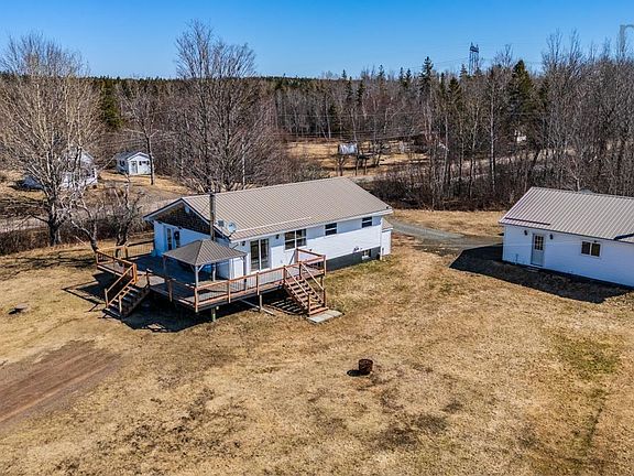 2nd image of 324 Valley Rd