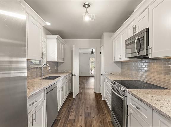 5th image of 6149 Bellaire Dr