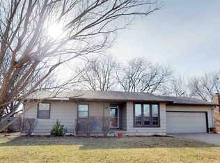 1307 E Riley Ave, Haysville, KS 67060