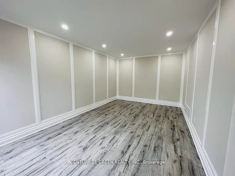 24 Sullivan Dr — Photo 2