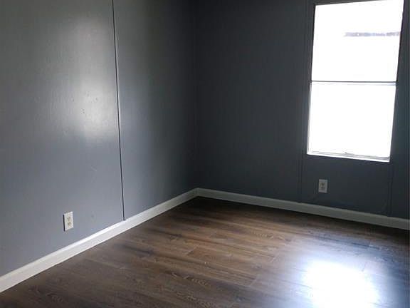 4th image of 102 1/2 N 6th St
