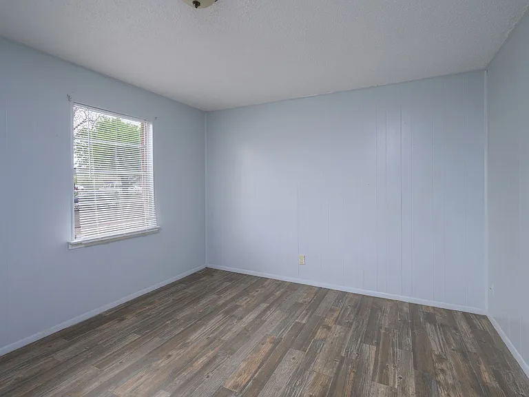 307 E Bryce Ave — Photo 13