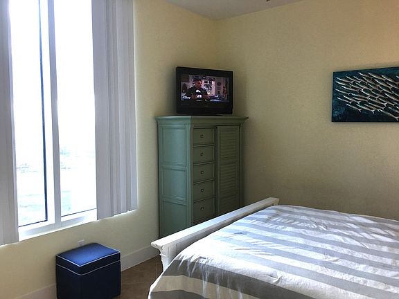 5th image of 310A Padre Blvd