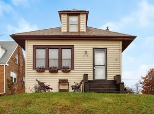 2716 W 96th Pl, Evergreen Park, IL