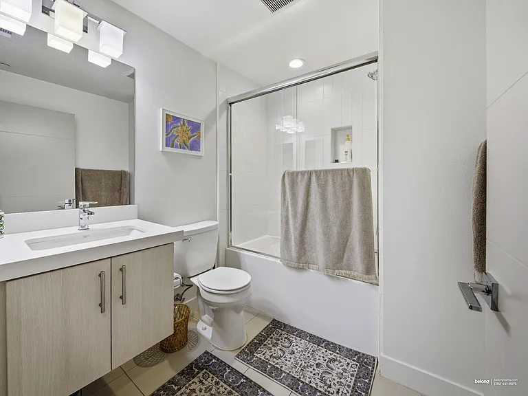 2111 N Cahuenga Blvd #14 — Photo 8