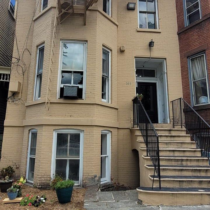 1st image of 145 Grand St APT 3