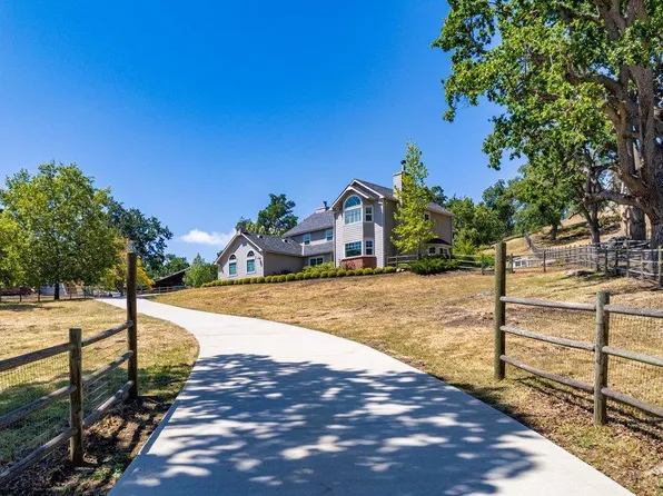 24530 Willow Pass Dr, Tehachapi, CA 93561