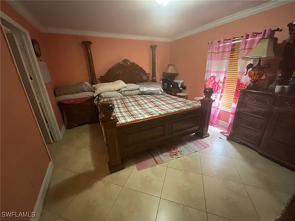 4th image of 1521 NE 13th Ave