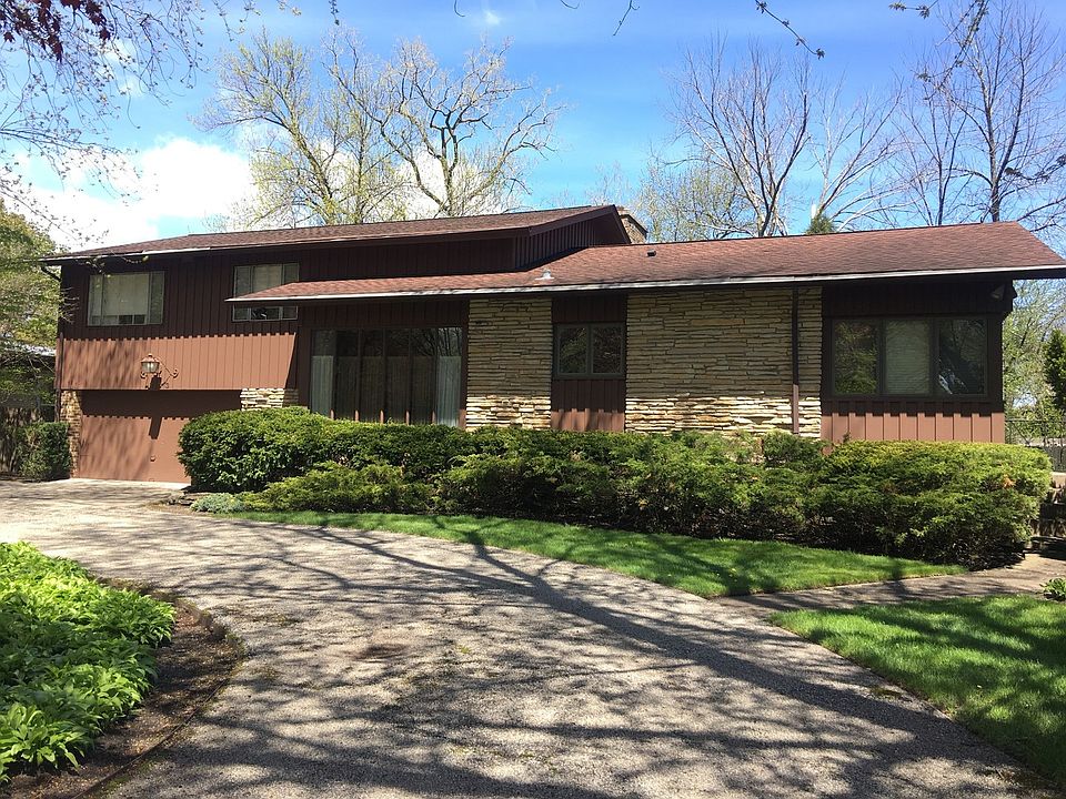 1st image of 713 Woodridge Ln