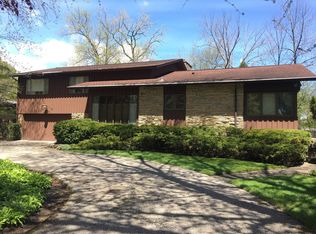 713 Woodridge Ln, Glencoe, IL 60022