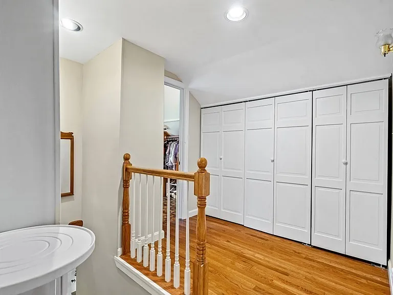 51 Fairlawn St #51 — Photo 20