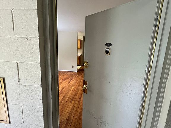 2nd image of 1308 Chapel St #2
