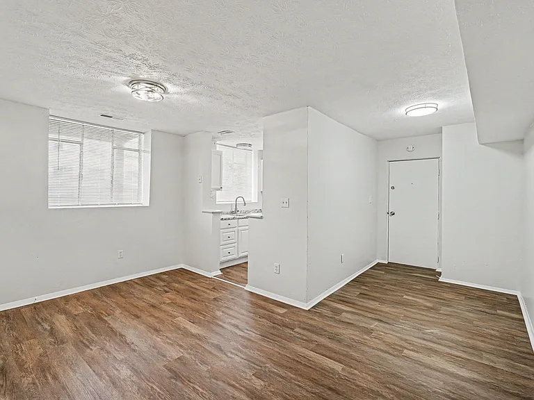 562 Glenwood Ave #1 — Photo 1