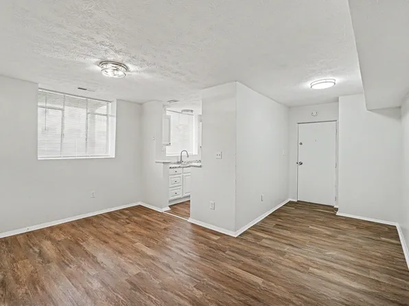 562 Glenwood Ave APT 1, Cincinnati, OH 45229